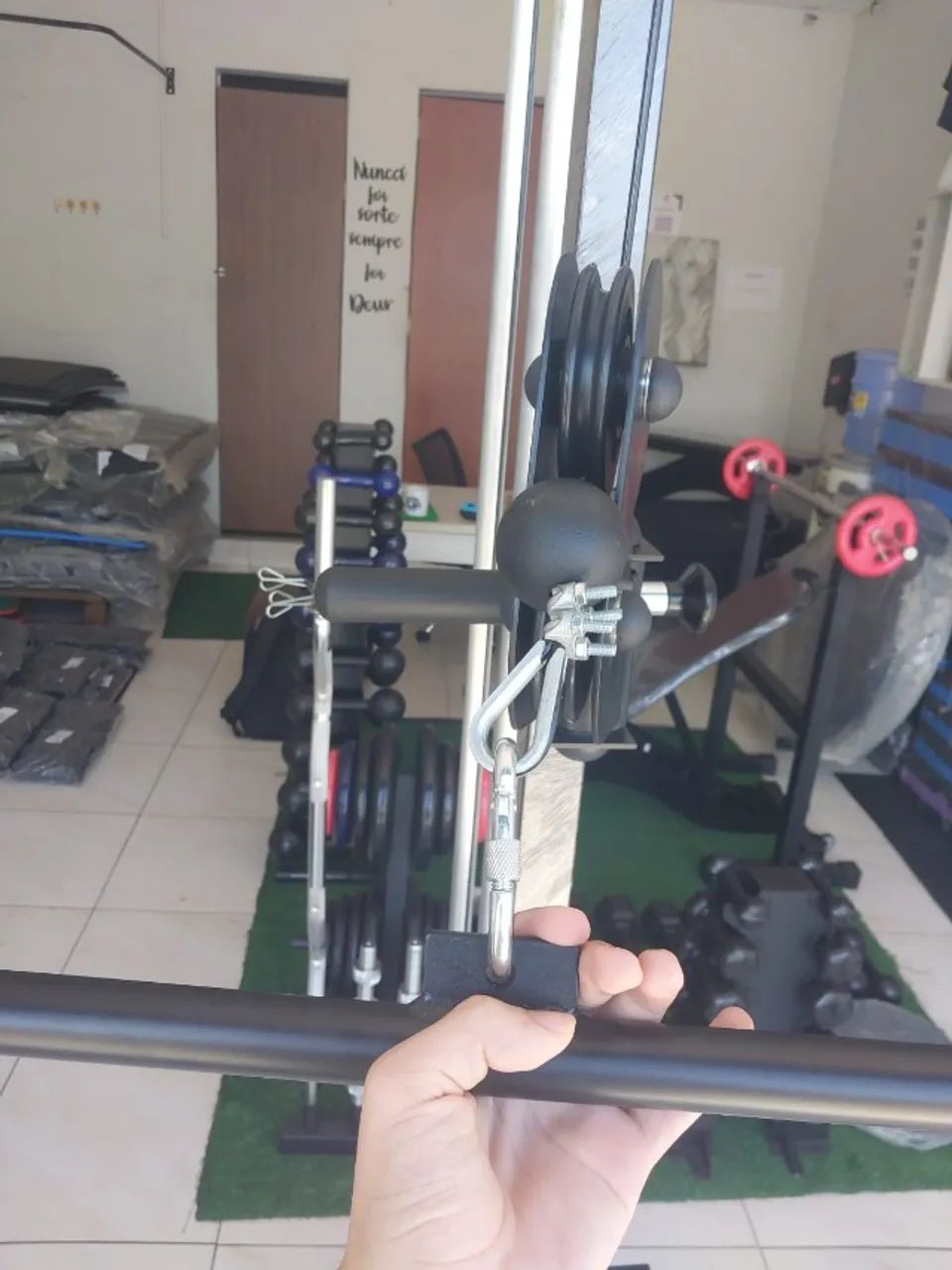 Mono-Cross robusto profissional com regulagem e usa anilhas como peso