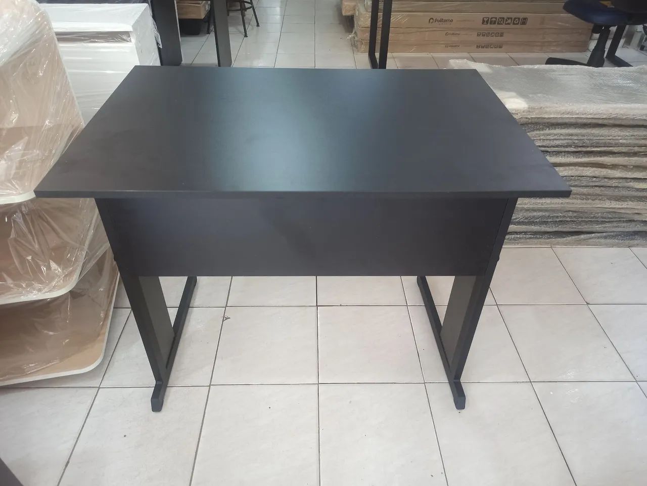 Mesa de 90cm preta para escritório 