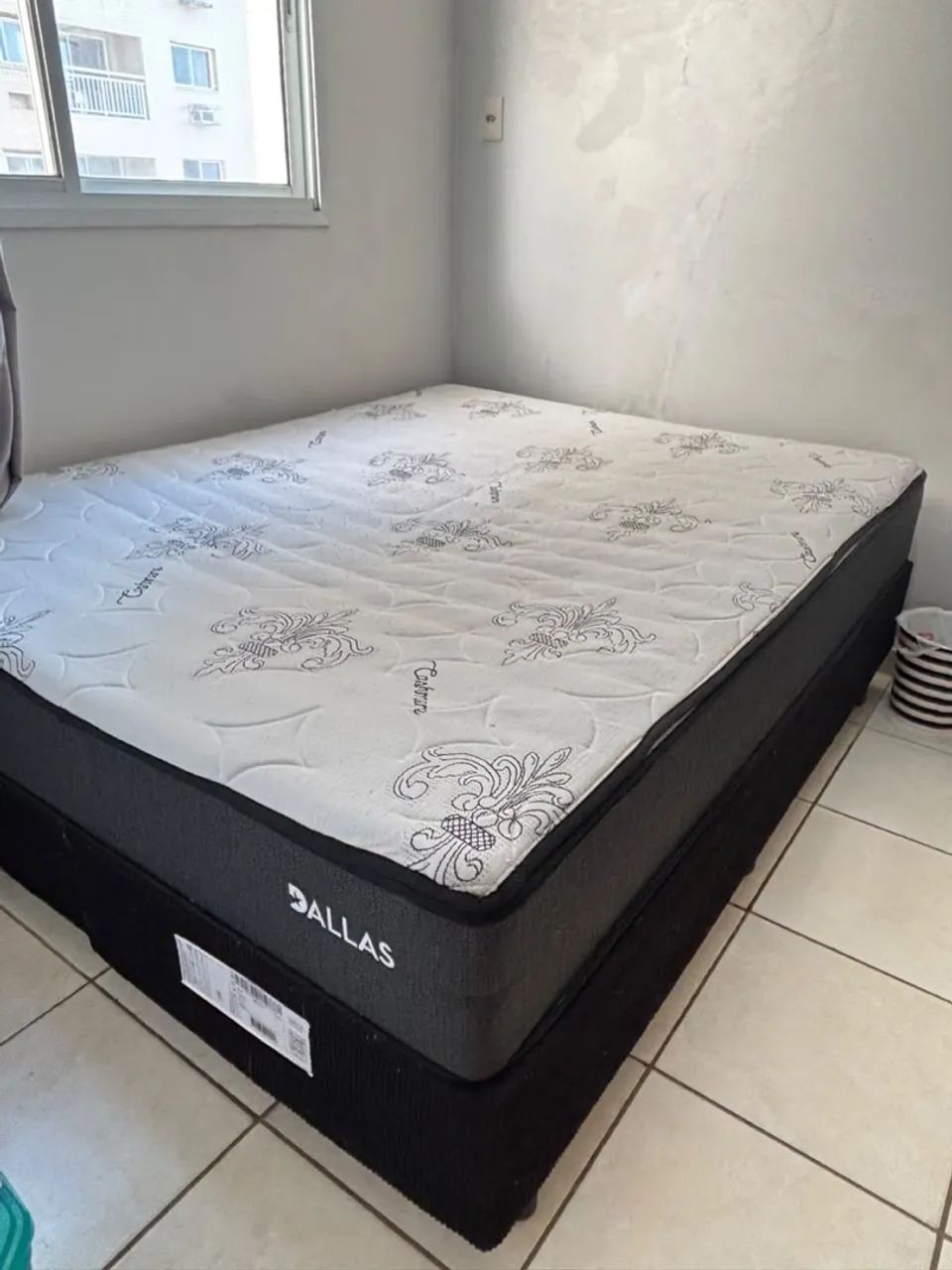 Vendo cama queen em ótimo estado - Foto 4