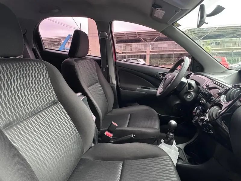Toyota Etios 1.3 Flex 16V 5p Mec., foto 11 de 11