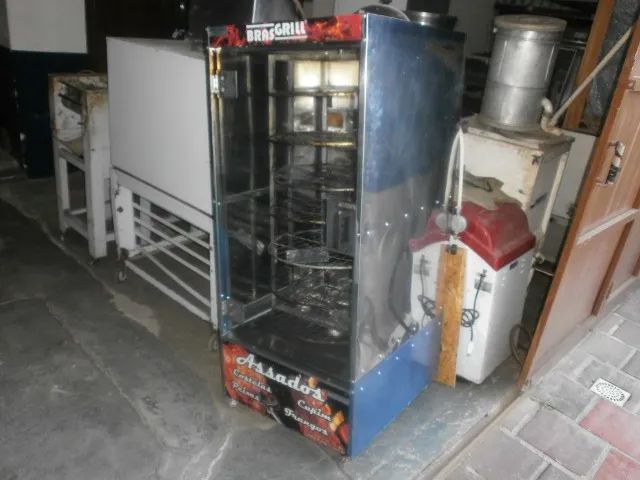assador de carne / frango - prateleiras giratório -  pouco uso - Foto 2