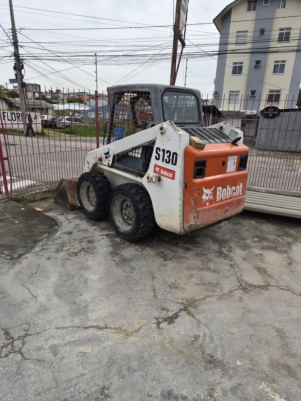 VENDO BOB CAT S 130 ANO 2012