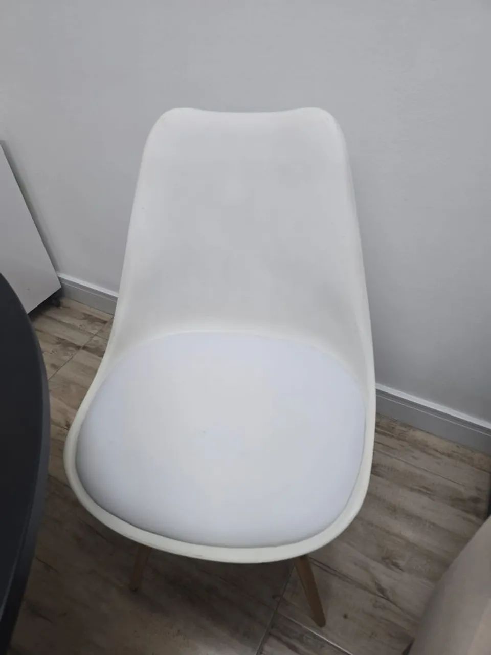 4 Cadeiras, tipo Eames
