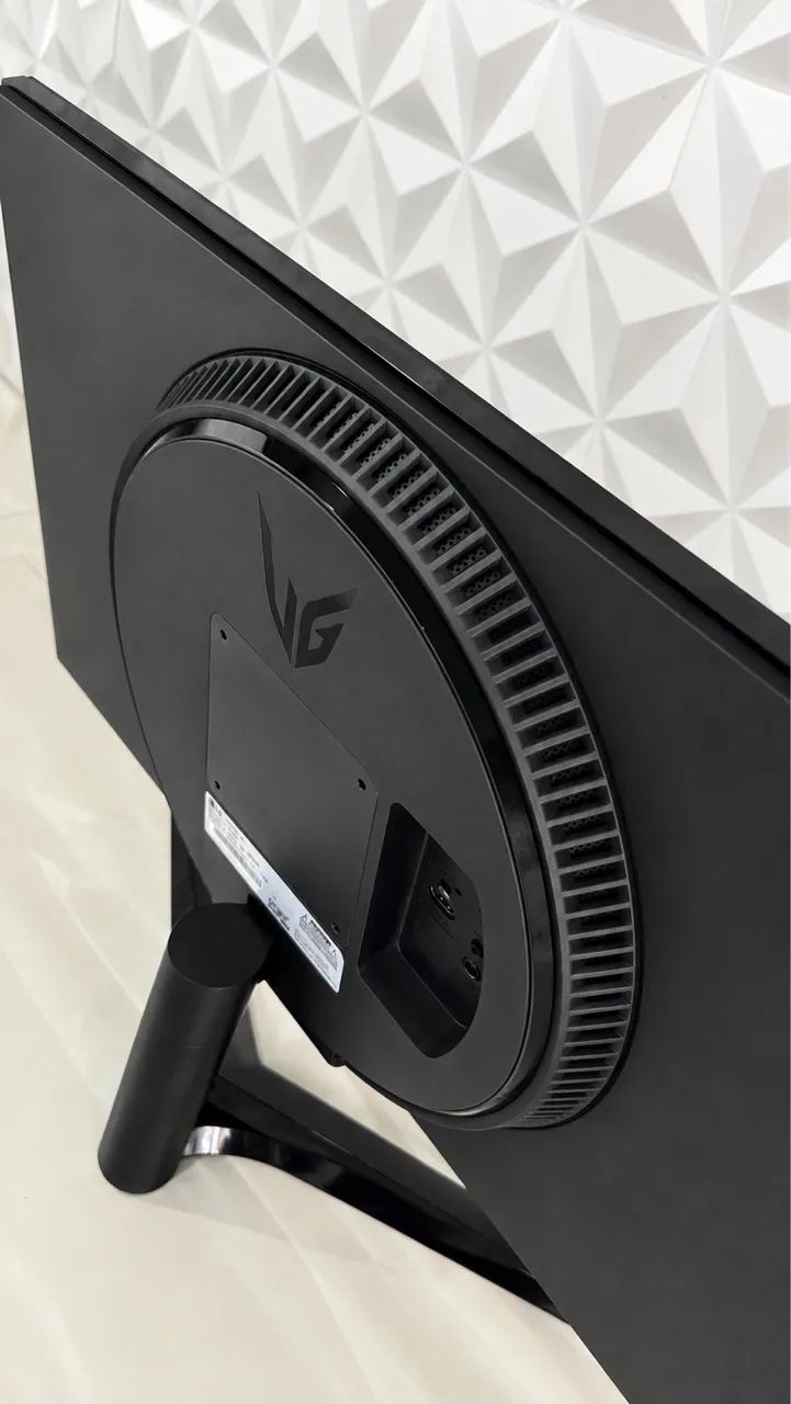 Monitor Gamer LG UltraGear 27 - IPS 180Hz - Foto 3
