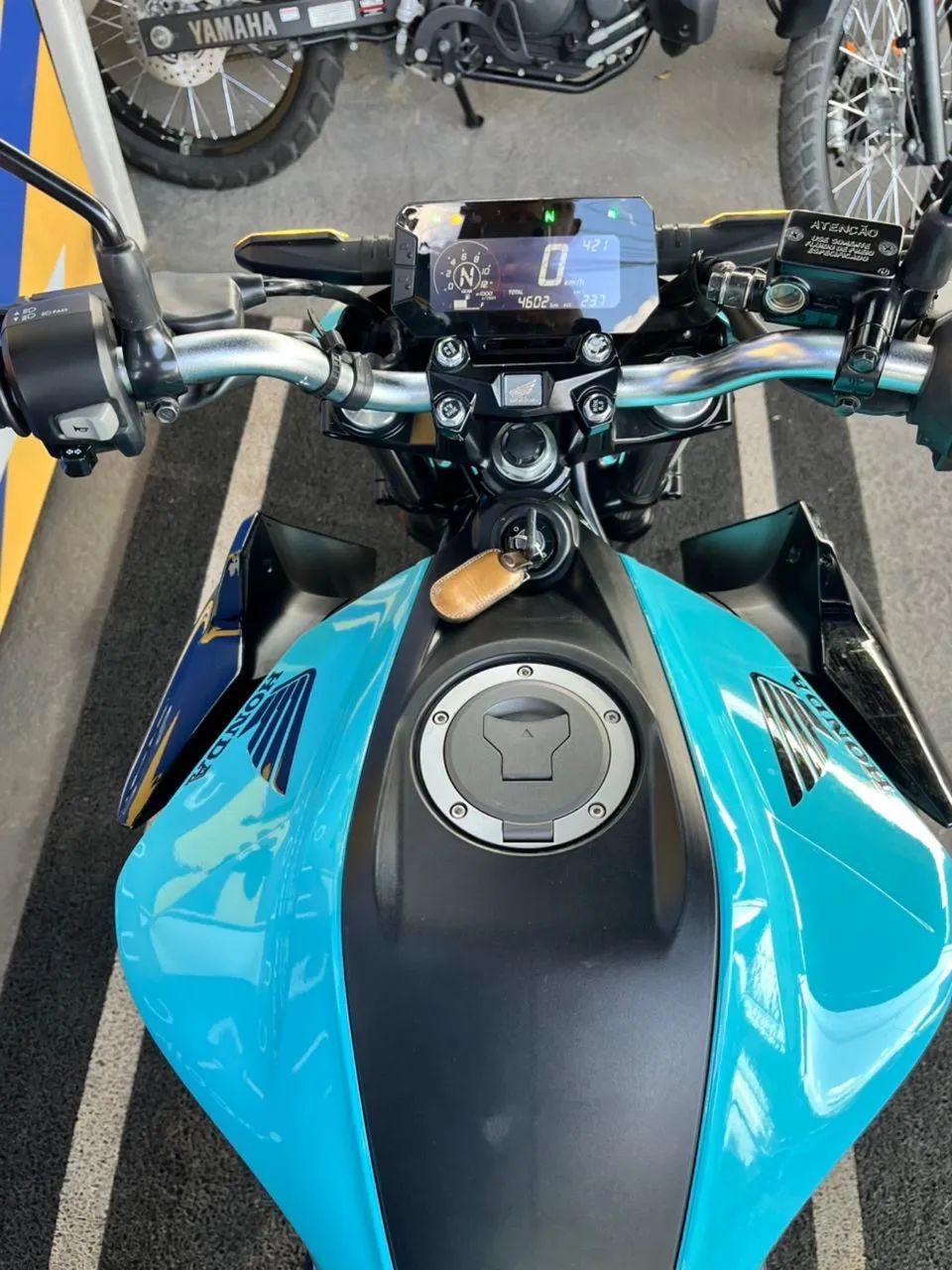 CB 300f 2025/2025 - Foto 3