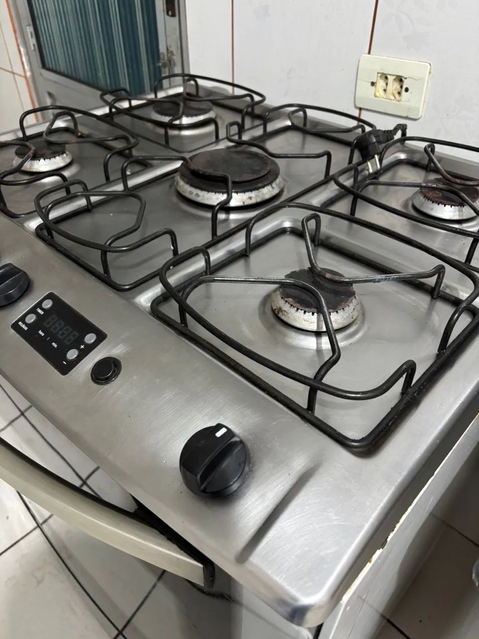 FOGÃO ELECTROLUX 5 BOCAS COM TIMER DIGITAL  - Foto 2