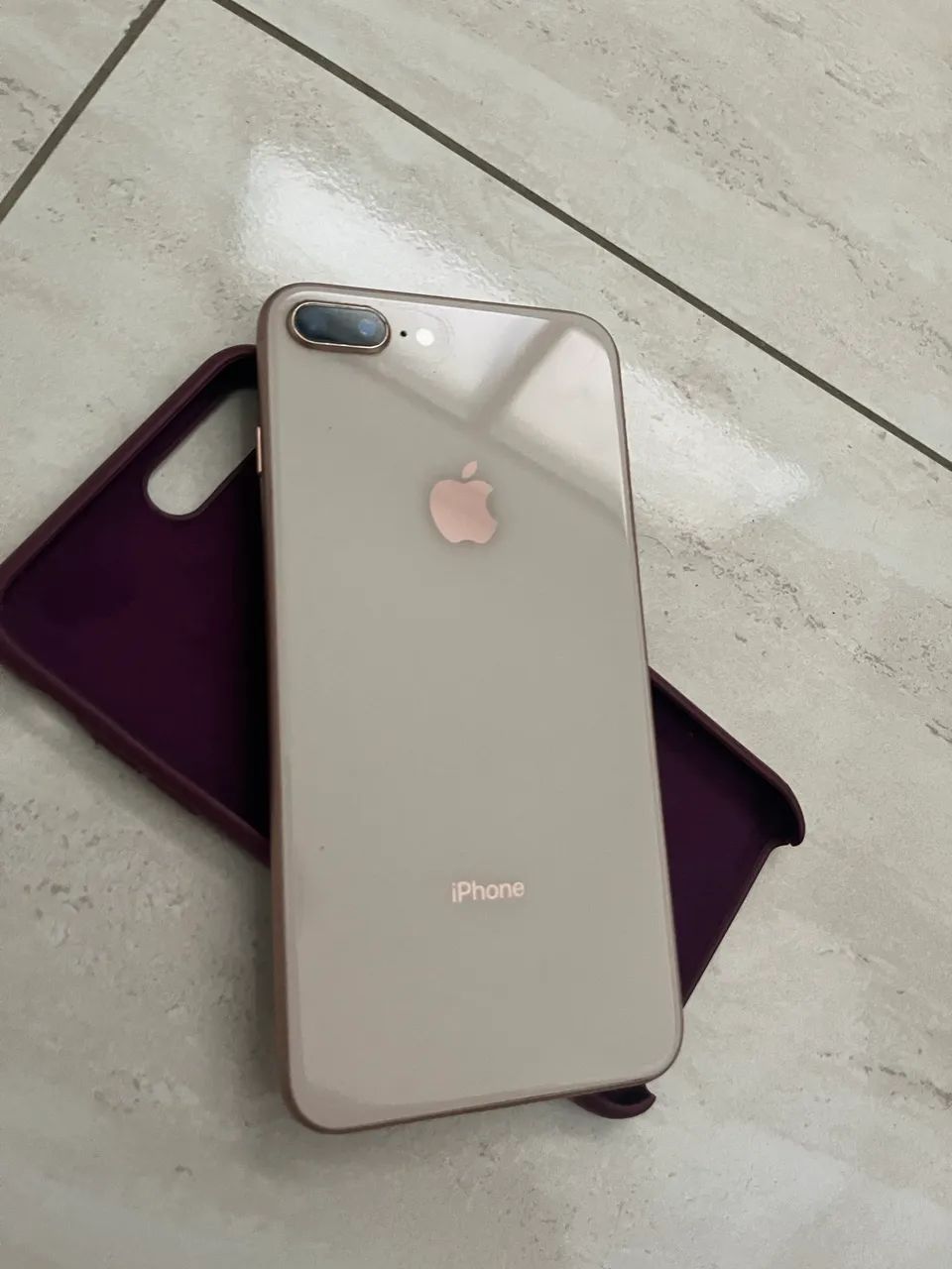 iPhone 8 Plus 64gb dourado