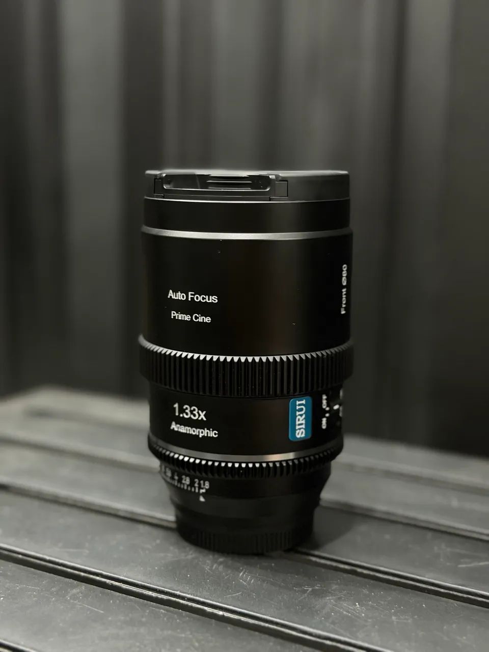 SIRUI 40mm T1.8 / 1.33x ANAMÓRFICA AF - SONY (NA GARANTIA) - Foto 6