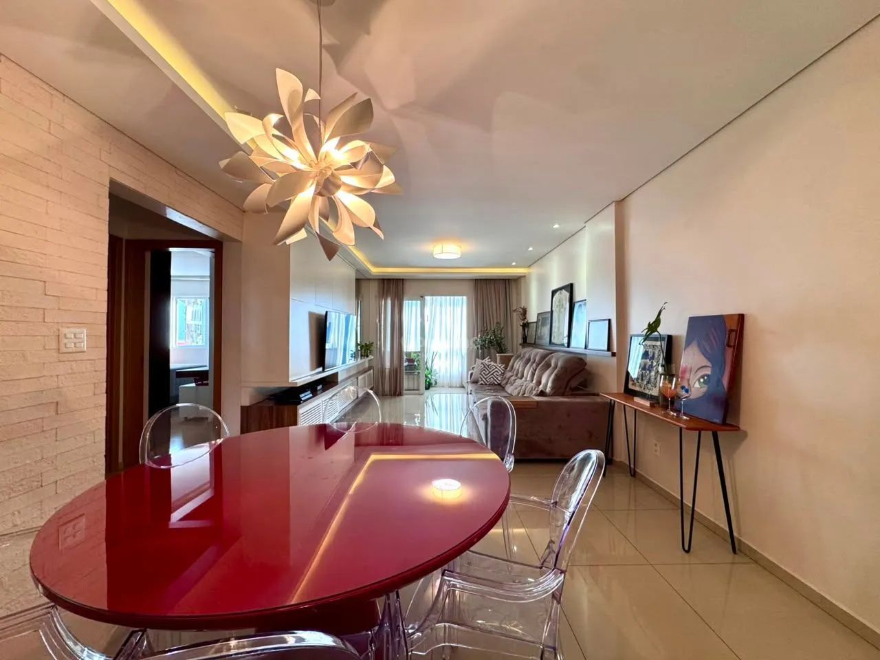 Apartamento semimobiliado de 3 quartos com terraço no Centro - Foto 3