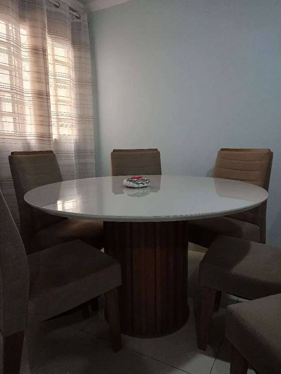 Mesa de jantar com tampo de vidro  - Foto 3