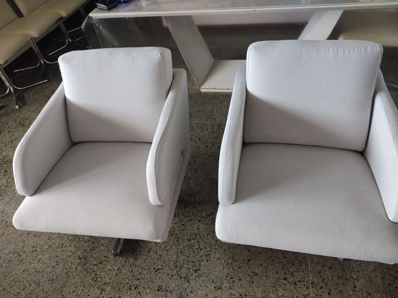 Vendo poltronas de apoio para sala de estar - Foto 4