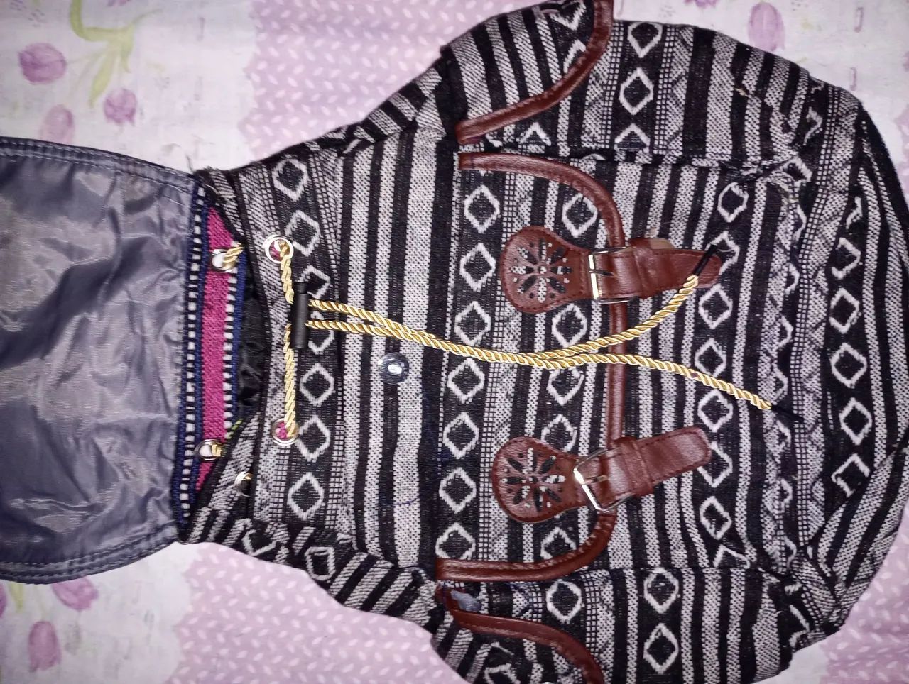 Vendo uma mochila nova.Entrego - Foto 3
