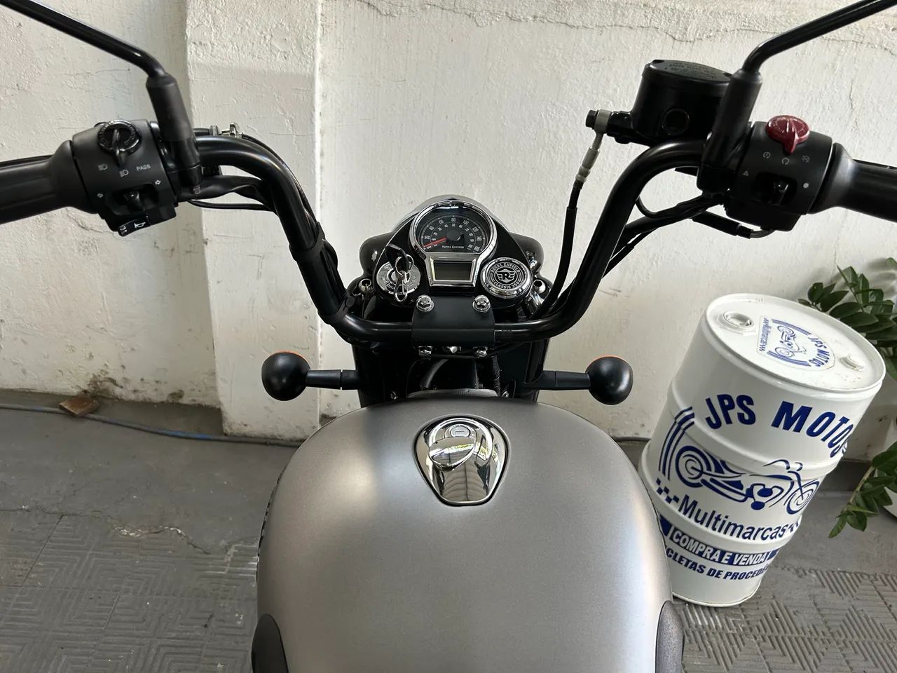 CLASSIC 350 2024 - Foto 5