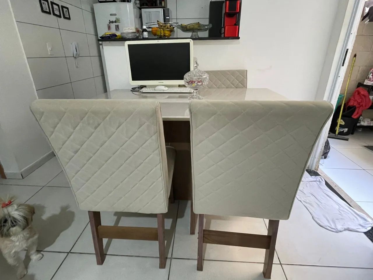 Mesa com 4 cadeiras 470977989922017282