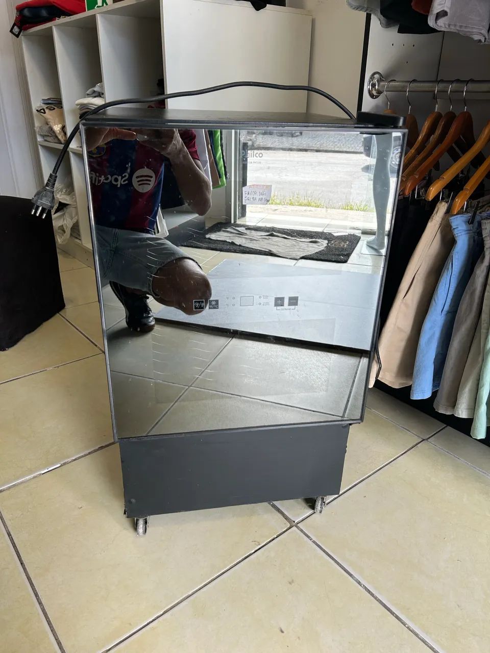 Adega 48 L