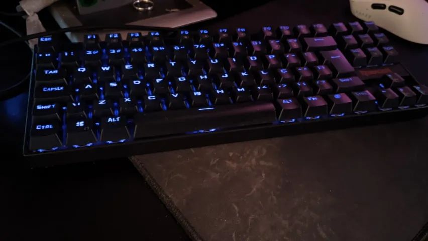 Teclado Mecânico Kumara Pro V2 (Switch Marrom) - Ótimo Estado