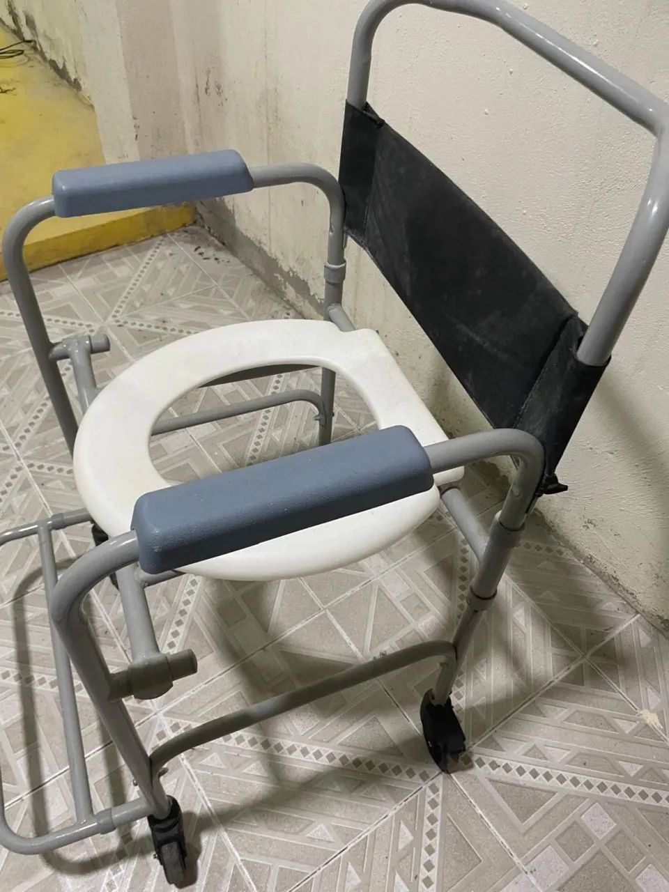 Cadeira sanitária 
