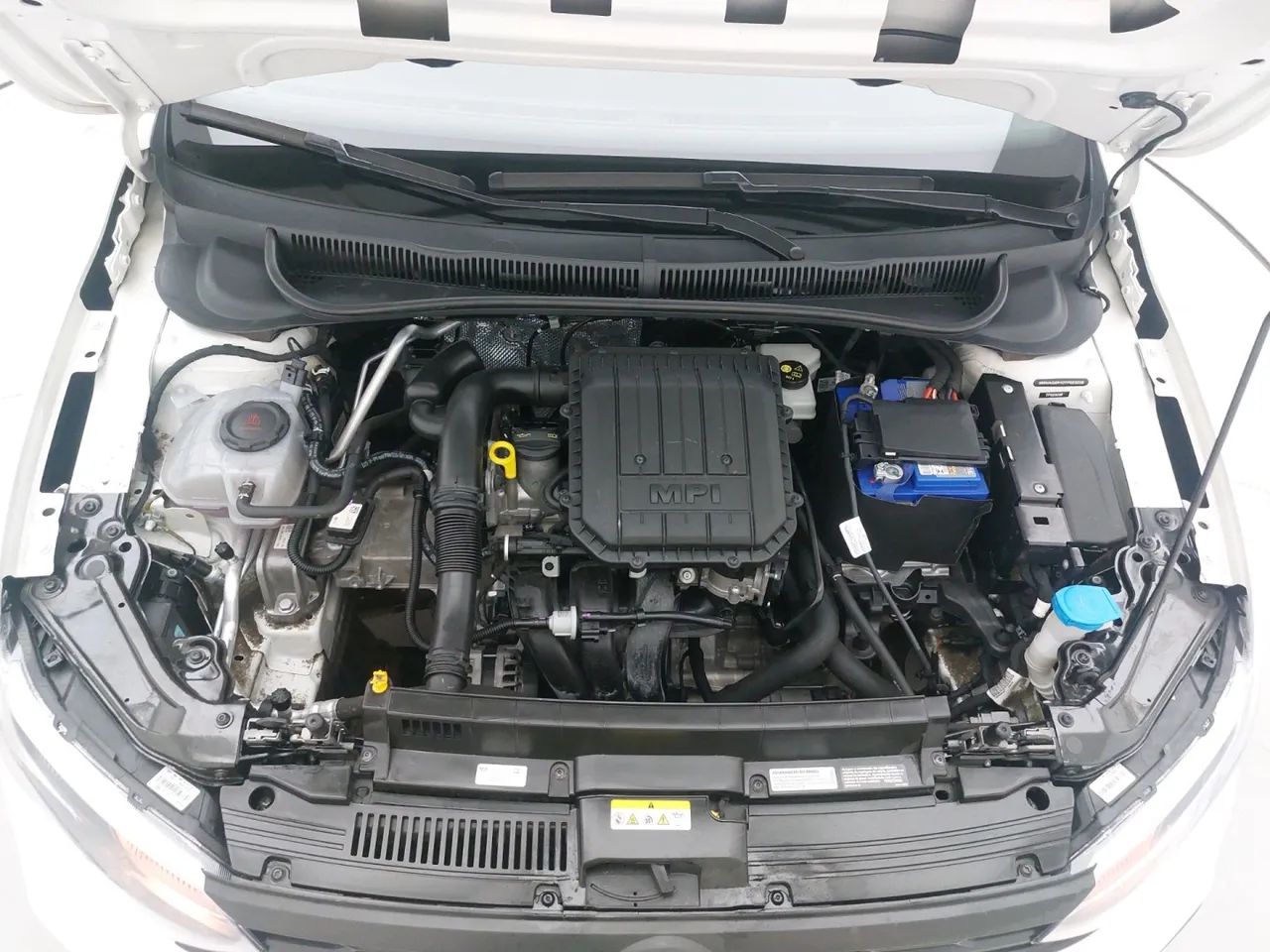 Volkswagen Polo Track 1.0 Flex 12V 5p, foto 10 de 18