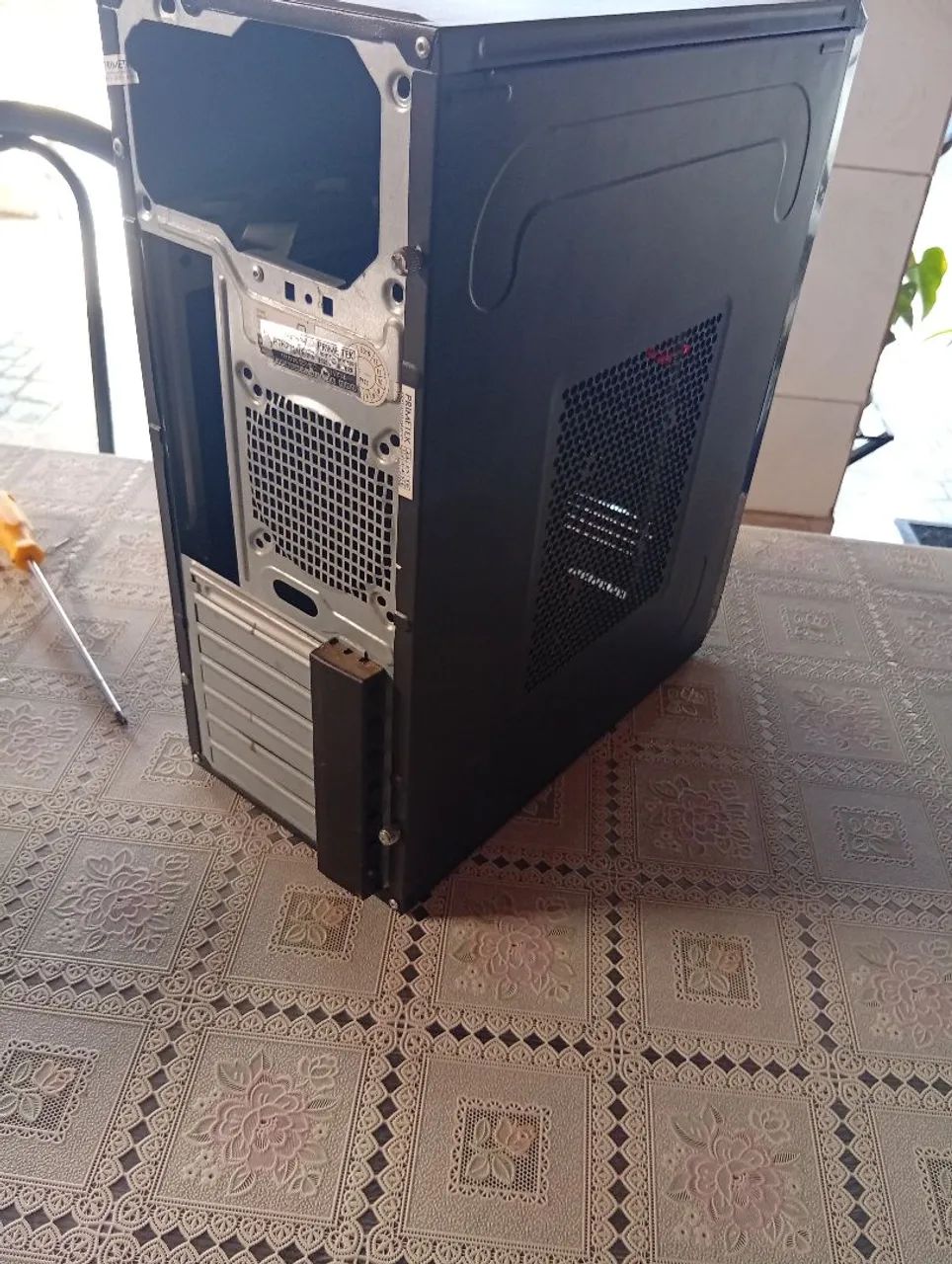 Gabinete Multilaser usado com leve amassado na parte superior - Foto 2