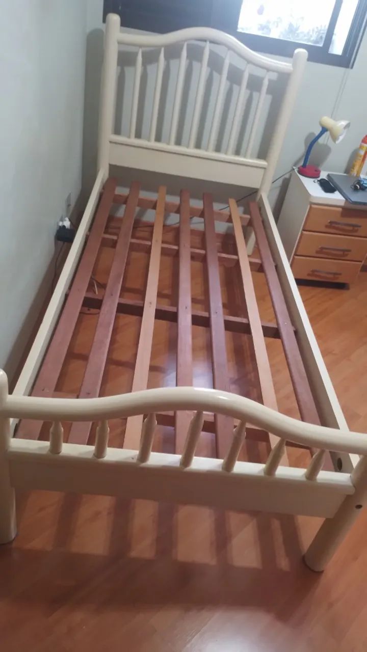 Cama de Madeira Laqueado Off White