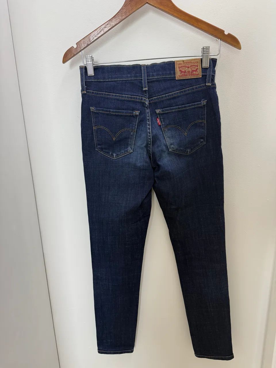 Calça feminina skinny Levis - Foto 4