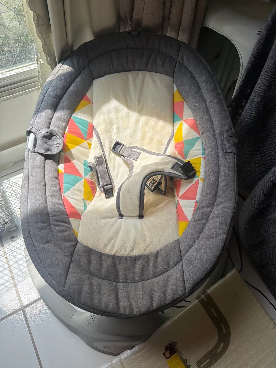 Cadeirinha elétrica de bebê 