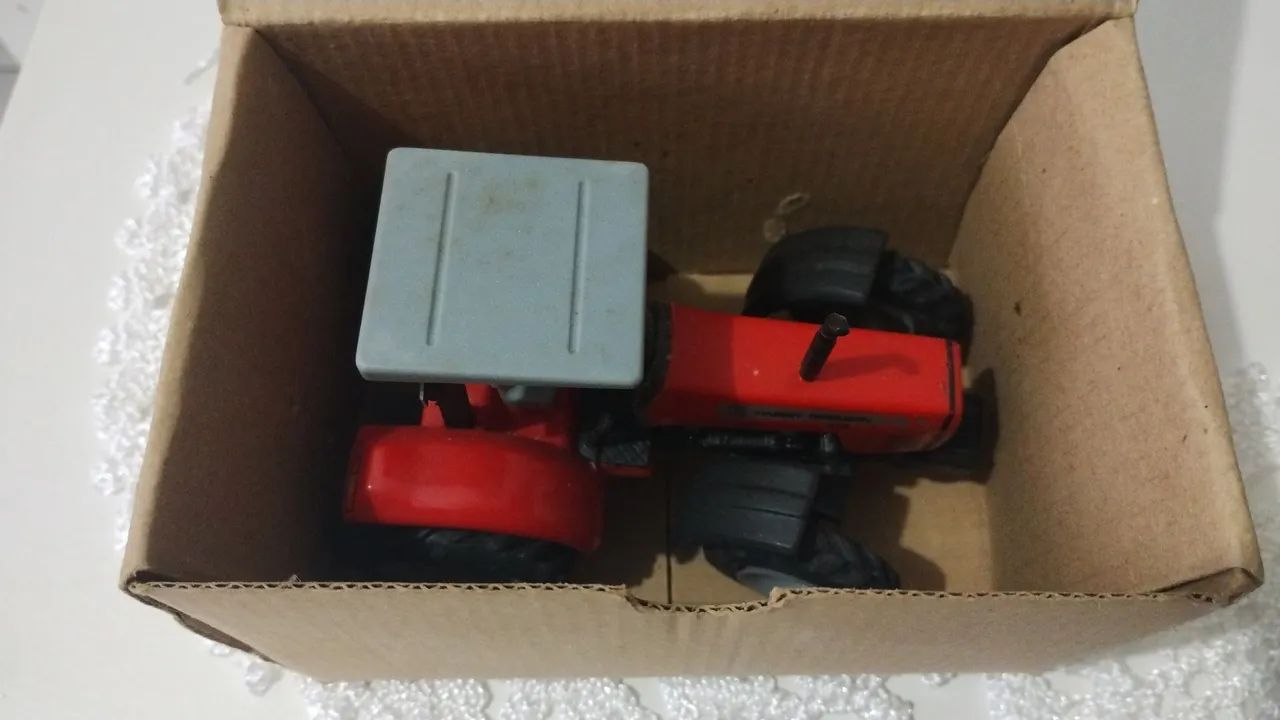 Miniatura de trator  - Foto 5