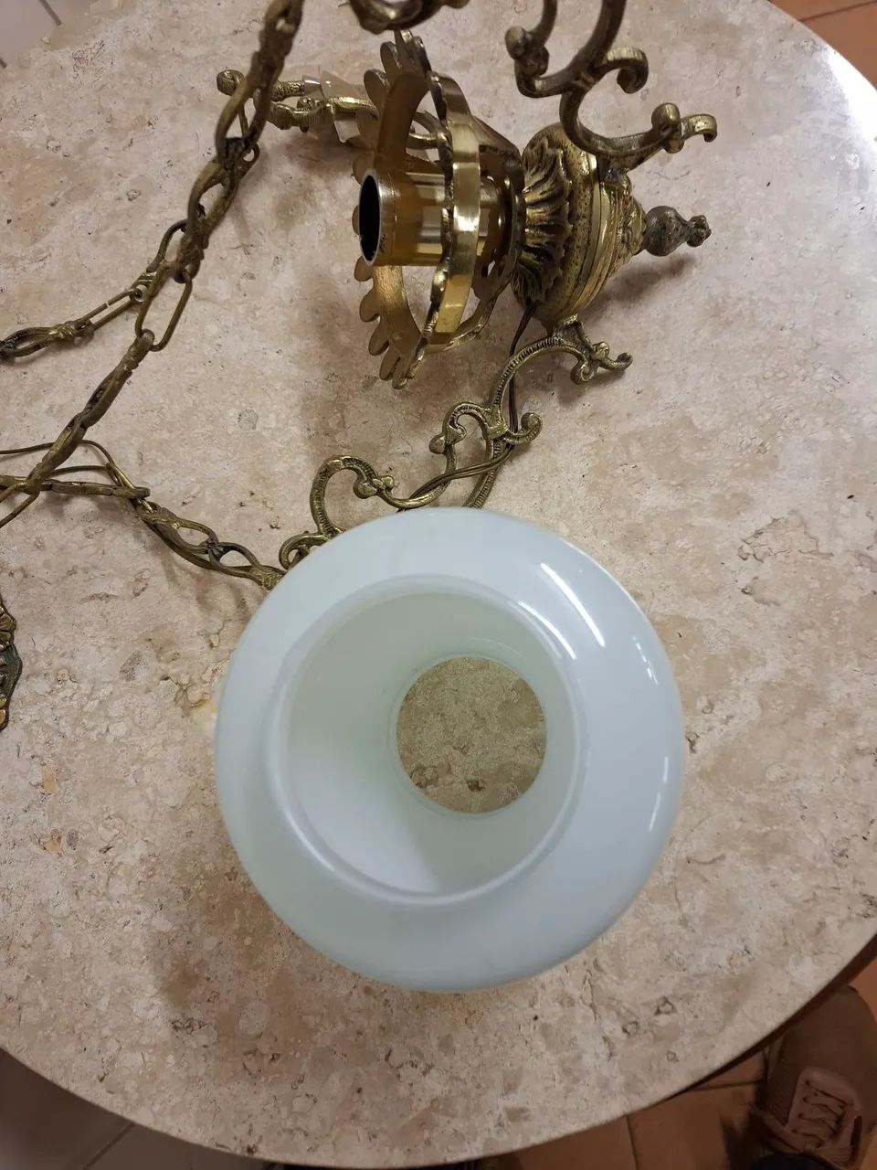Lustre Pendente Estilo Lampião Colonial - Bronze Maciço e Cúpula Opalina - Foto 4