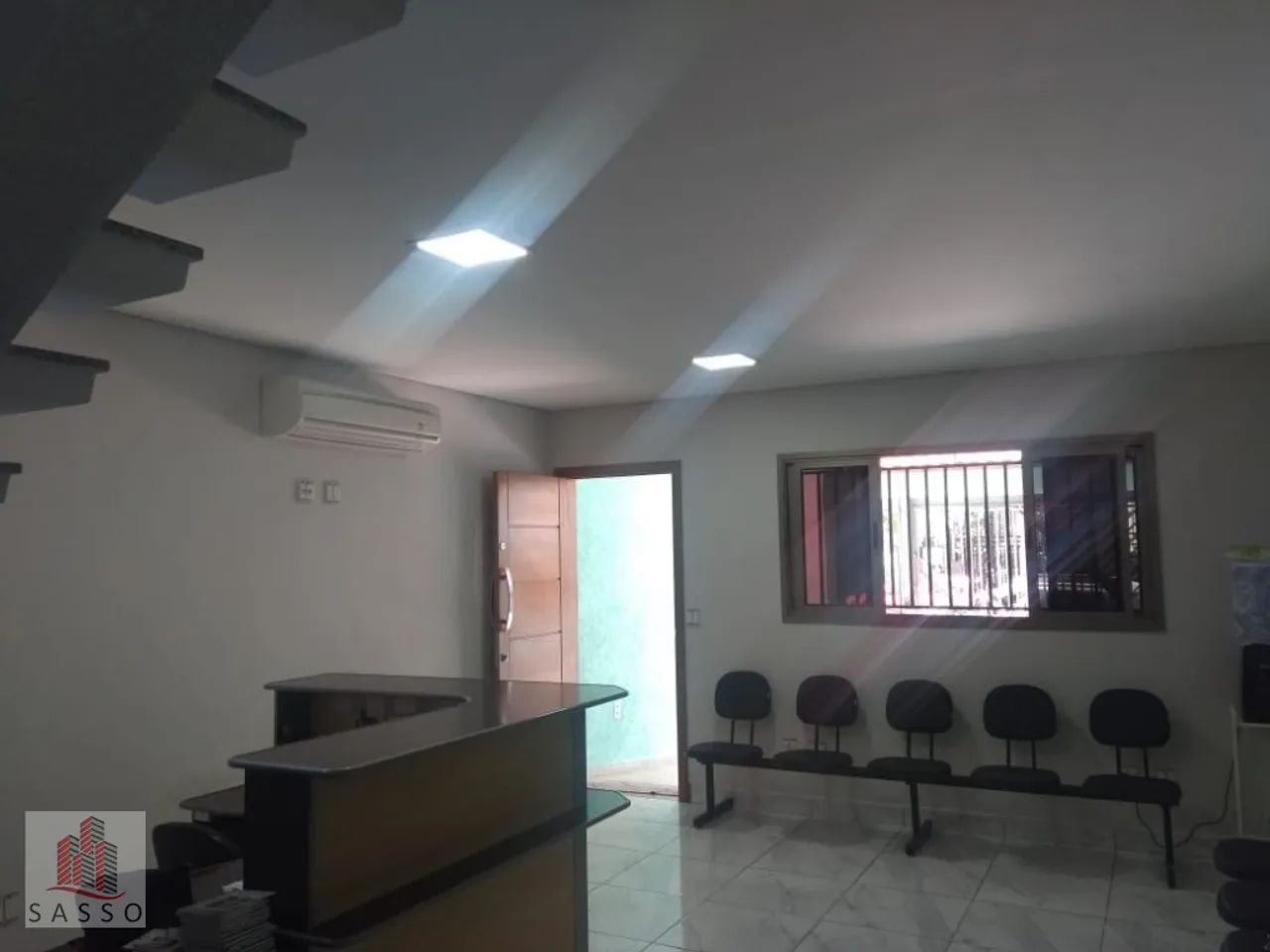 Alugo casa com 4 quartos no Belém