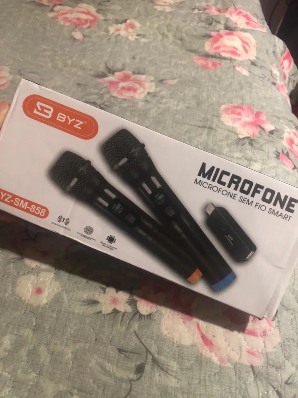 Microfone duplo sem fio smart na caixa