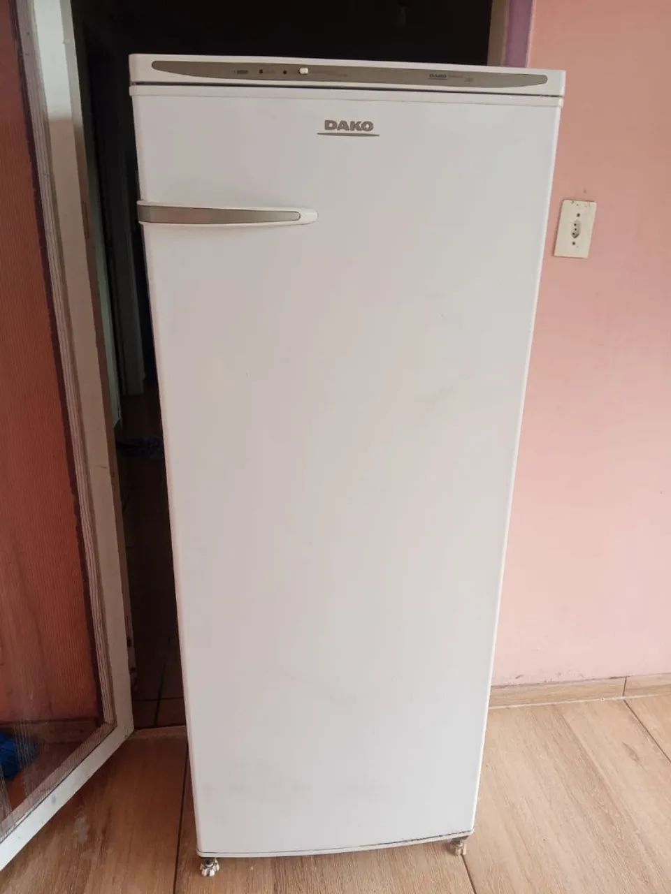 ? FREEZER DAKO À VENDA