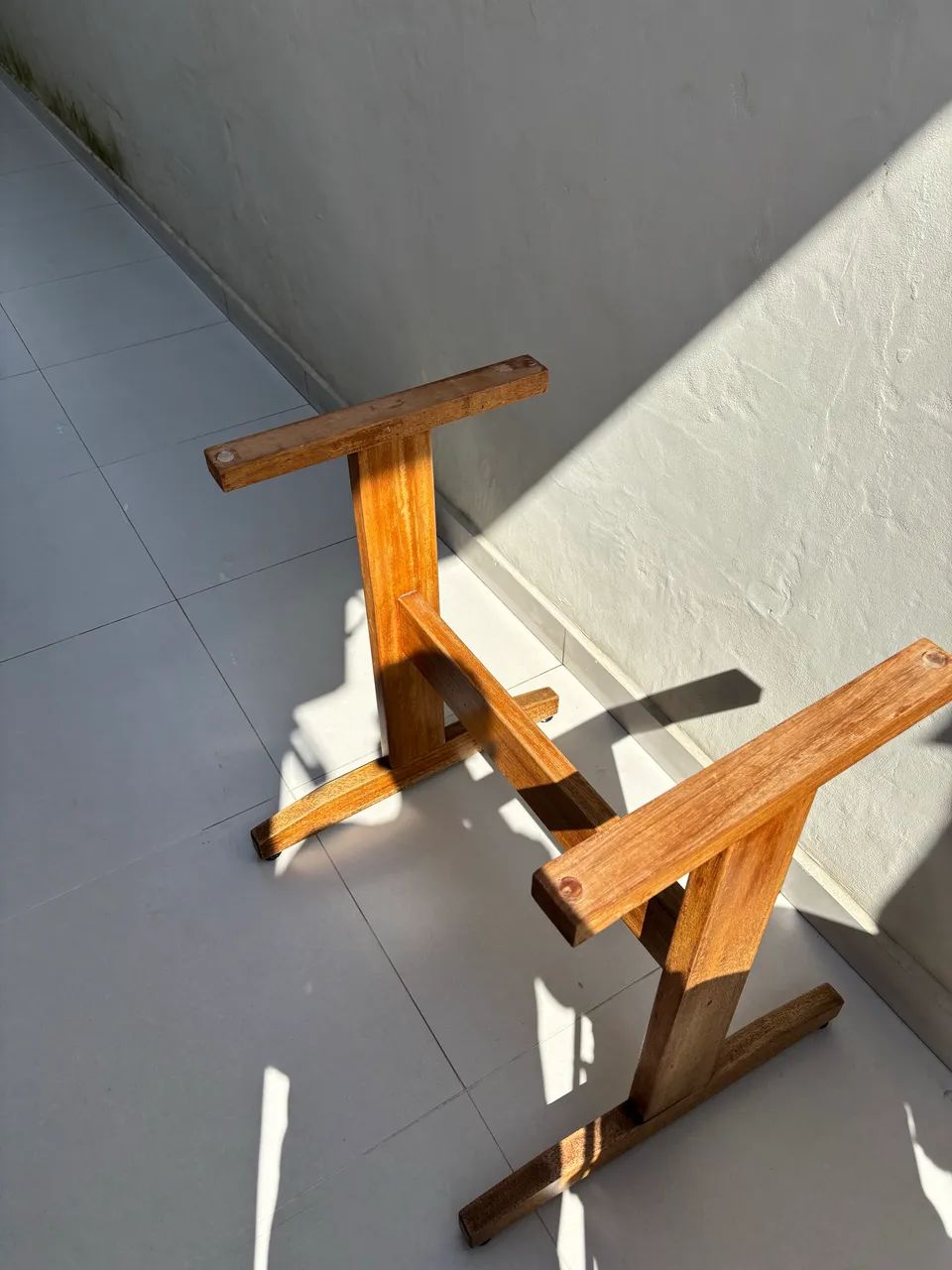 Mesa de madeira maciça  - Foto 4