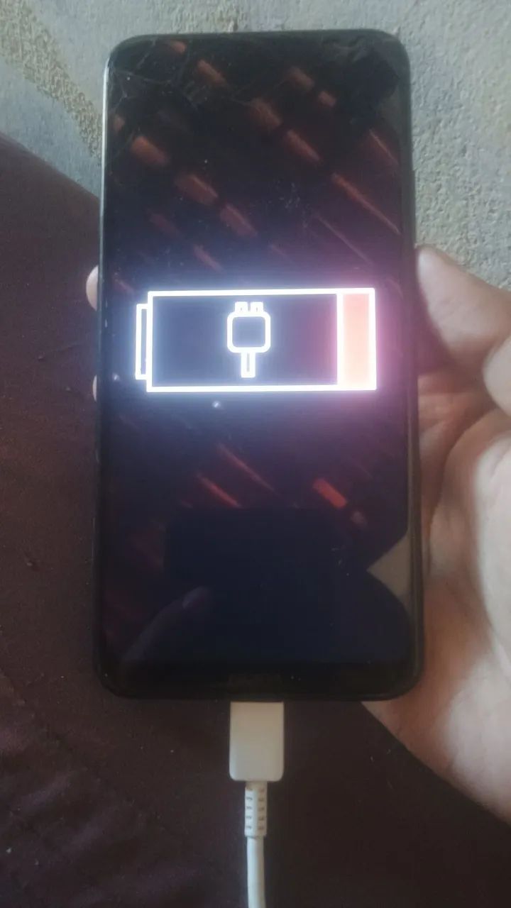 Celular ele liga mas não mexe 