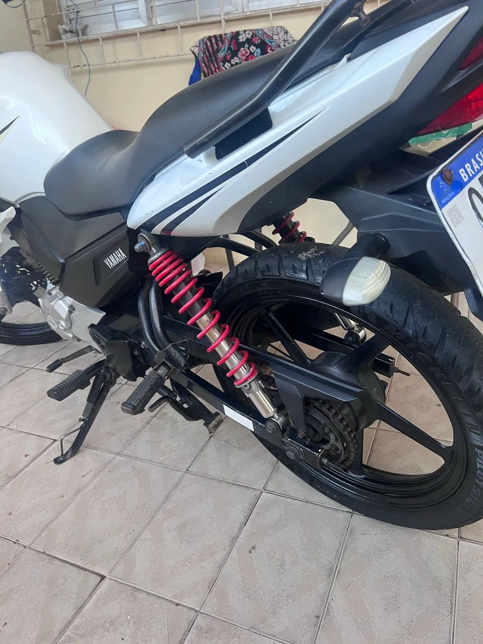 Vendo moto, em ótimo estado 2ª dona - Foto 4