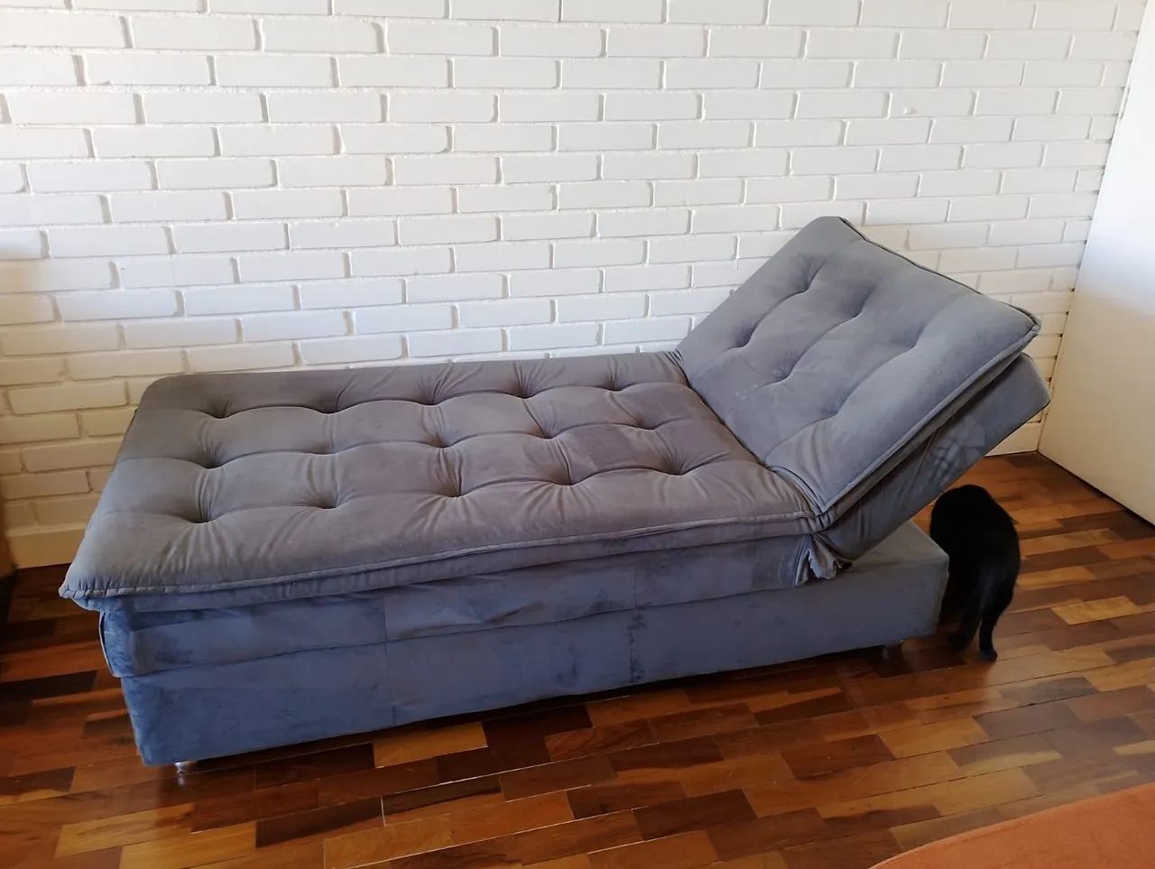 Sofá tipo divã reclinável cinza - 188x87x45cm - Foto 2