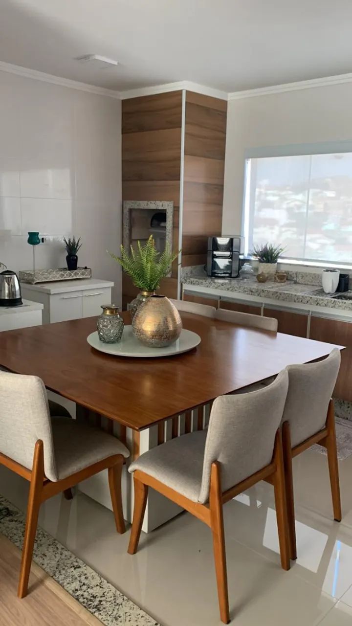 Mesa de jantar em madeira - Marca da Casa Decor - Foto 2