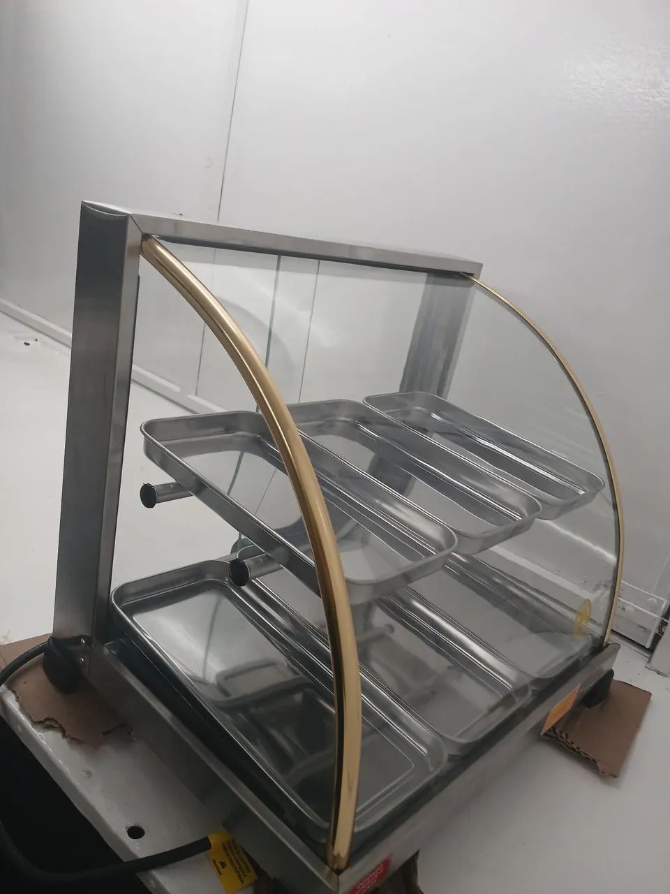 VENDE-SE TRAILER DE LANCHES<br> <br>TOTALMENTE REFORMADO E COMPLETO, PRONTO PARA FUNCIONAR. - Foto 5