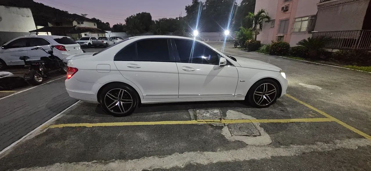 Mercedes-Benz C-180 Kompressor Classic 1.6 16V Aut. 2010