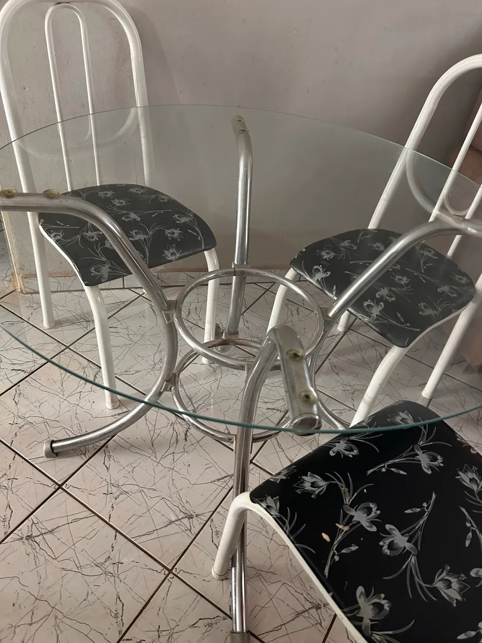 Mesa de vidro 4 cadeiras  - Foto 5