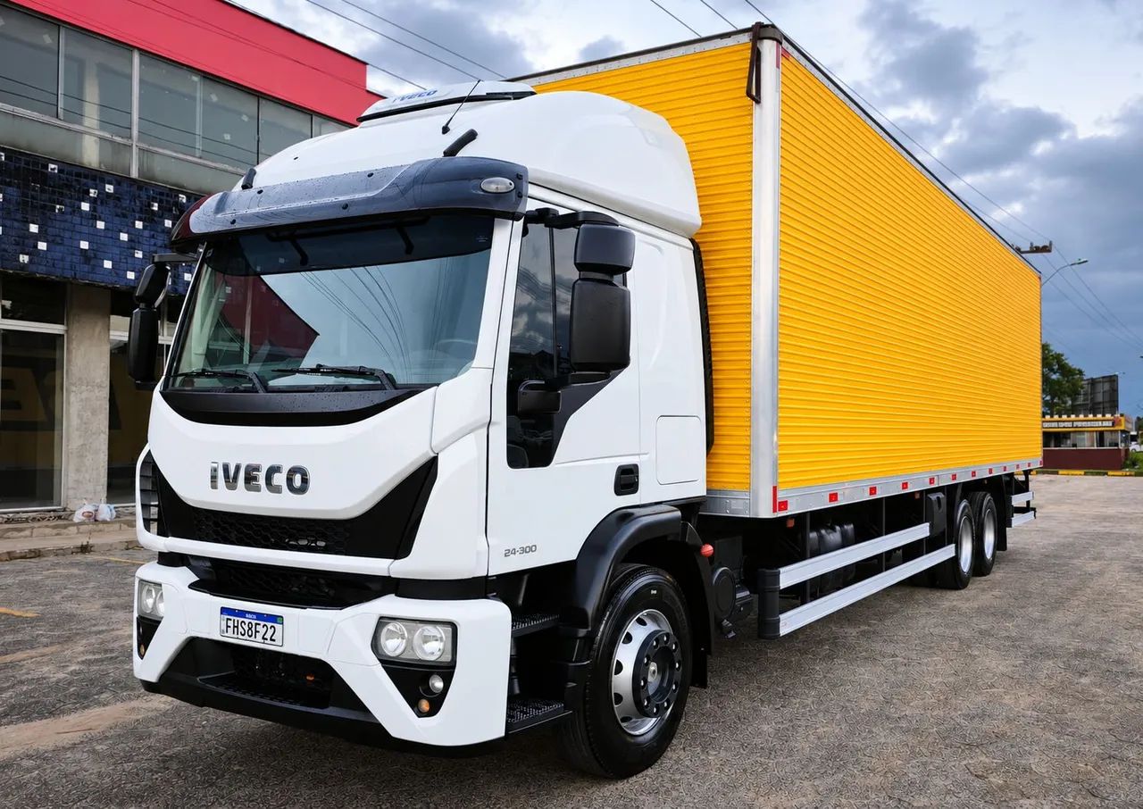 Iveco tector 24300 ano 2023  - Foto 2