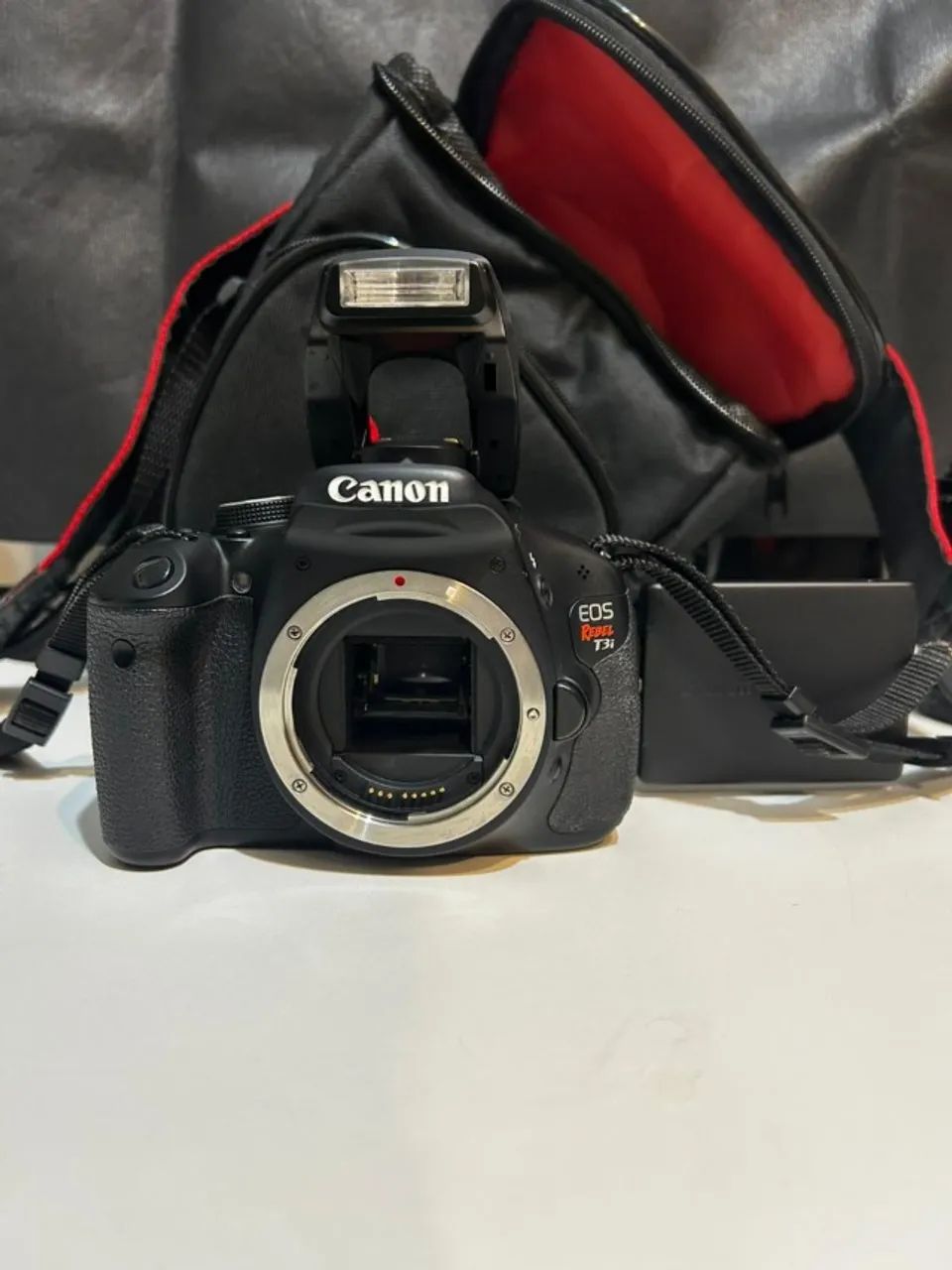 Canon EOS Rebel T3i (EOS 600D) + Kit Completo + Bolsa | Poucos Cliques | Necessita Revisão - Foto 2