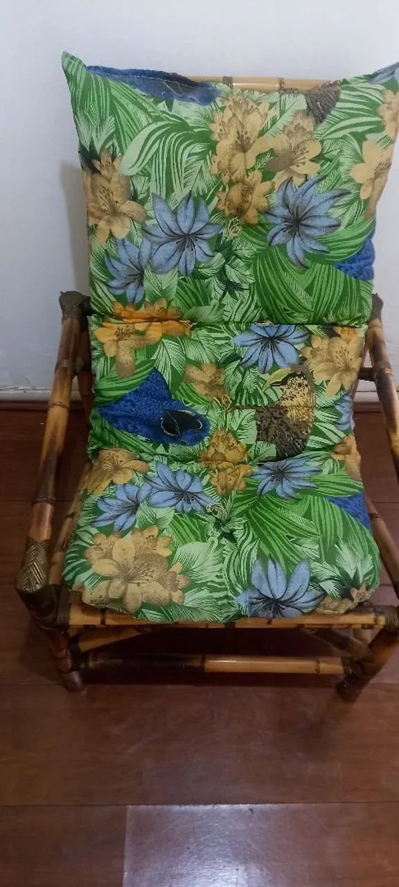 Linda cadeira Cana da Índia com almofada 