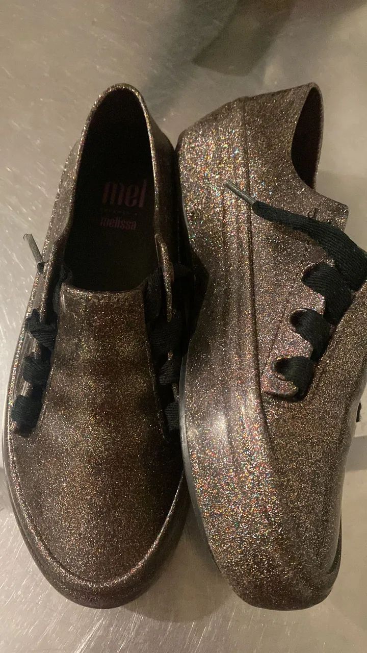Tênis melissa marrom.  - Foto 2