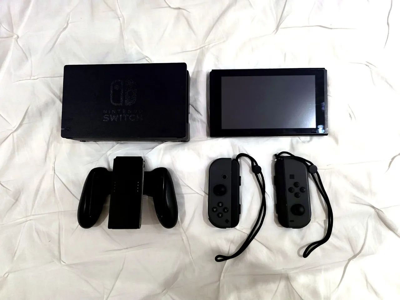 Nintendo Switch Original V2 (Cinza) | Completo c/ Dock e 2 Joy-Con