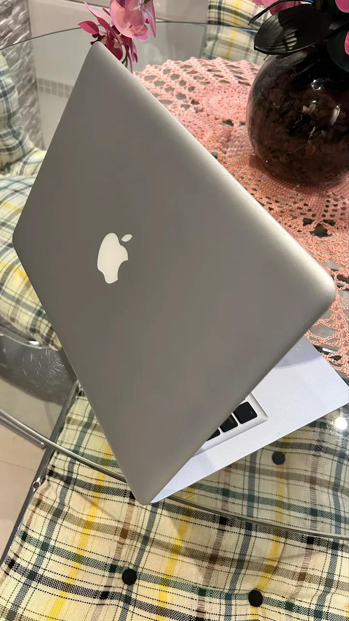 macbook late 2008