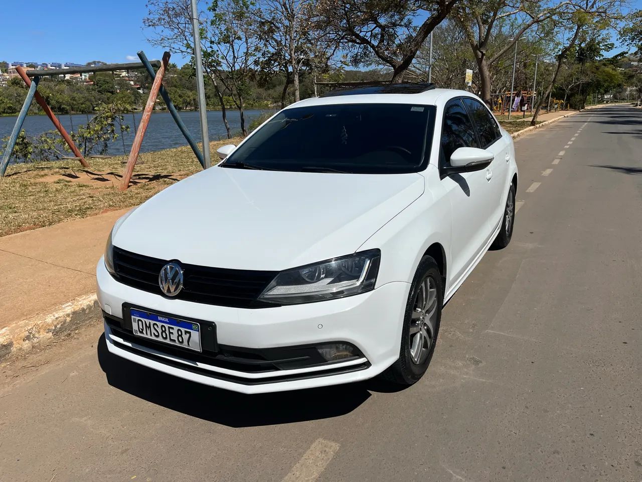 Volkswagen Jetta JETTA Comfortline 1.4 TSI 16V 4p Aut. 2017