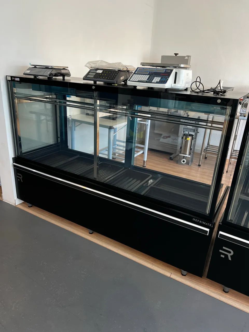 Balcão açougue 2m - Vidro aquecido - Refrimate 