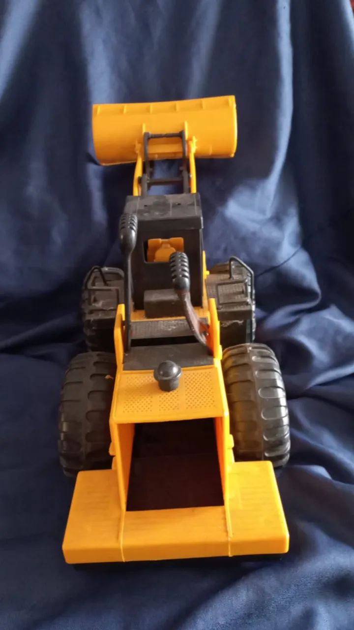 Trator retro escavadeira - brinquedo - Foto 2