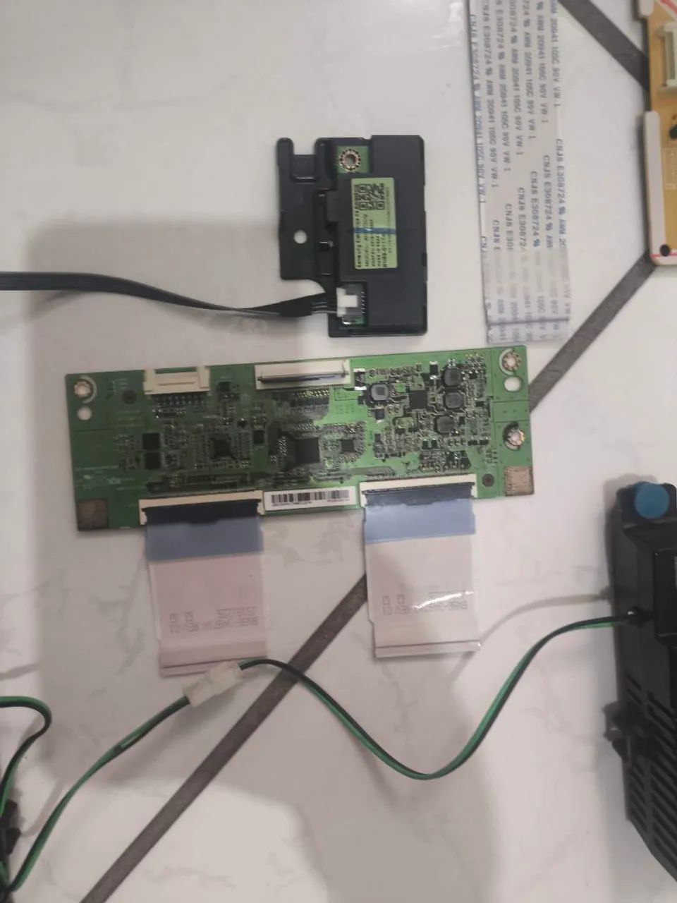 VENDO PLACAS E PEÇAS PARA TV SAMSUNG 43 POLEGADAS  - Foto 3