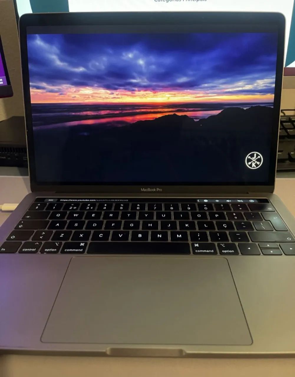 MacBook pro 2019 touch bar I5 8gb 256 ssd - Foto 2